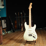 Lade das Bild in den Galerie-Viewer, Fender American Professional Stratocaster
