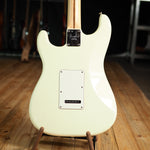 Lade das Bild in den Galerie-Viewer, Fender American Professional Stratocaster
