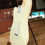 Lade das Bild in den Galerie-Viewer, Fender American Professional Stratocaster
