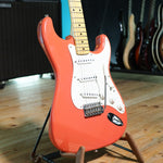 Load image into Gallery viewer, Fender Japan Hank Marvin Stratocaster (1996)
