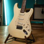 Lade das Bild in den Galerie-Viewer, Stagg ST-Style Stratocaster Olympic White

