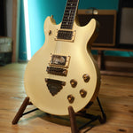 Lade das Bild in den Galerie-Viewer, Ibanez Artist AR100 Polar White 1982
