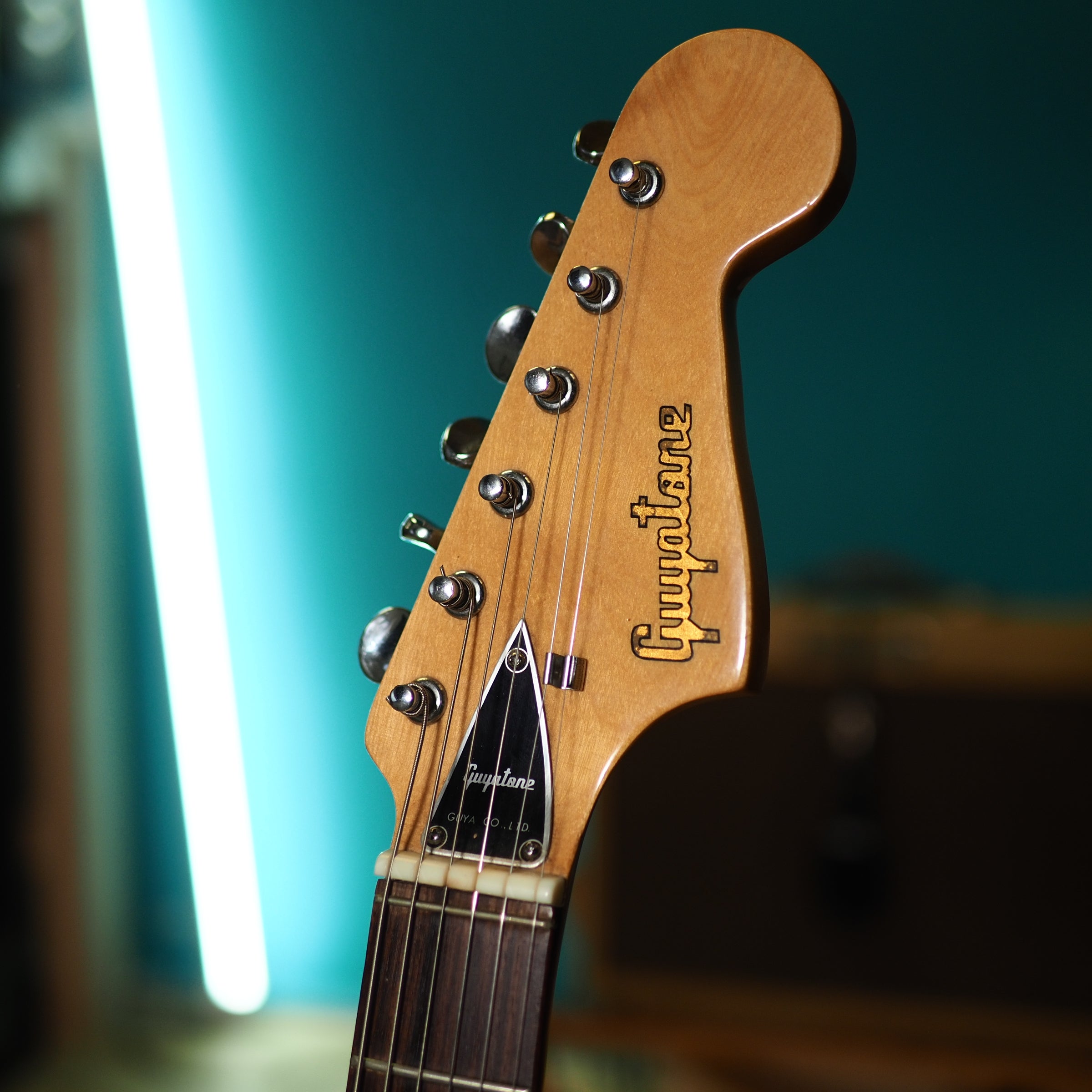 Guyatone LG-23R with Drum Machine – wurst.guitars
