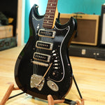 Load image into Gallery viewer, Hagstrom III Vintage from 1966
