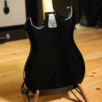 Load image into Gallery viewer, Hagstrom III Vintage from 1966
