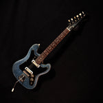 Lade das Bild in den Galerie-Viewer, Klira Triumphator in Blue Velvet from the 60s - wurst.guitars
