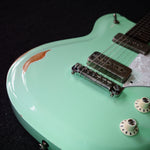 Lade das Bild in den Galerie-Viewer, Fano RB6 Standard in Sea Foam Green - wurst.guitars
