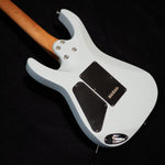 Lade das Bild in den Galerie-Viewer, Charvel Dinky Pro-Mod DK24 HSS 2PT CM in Primer Grey - wurst.guitars
