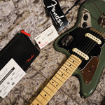 Lade das Bild in den Galerie-Viewer, Fender American Professional Jaguar from 2017 - wurst.guitars
