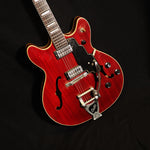 Load image into Gallery viewer, Guild Starfire V from 1967 with original case - wurst.guitars
