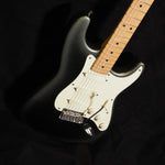 Lade das Bild in den Galerie-Viewer, Fender Stratocaster Plus from 1991 in Black Pearl Burst - wurst.guitars
