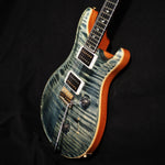 Lade das Bild in den Galerie-Viewer, PRS Custom 24 30th Anniversary Wood Library 10 Top in Faded Whale Blue - wurst.guitars
